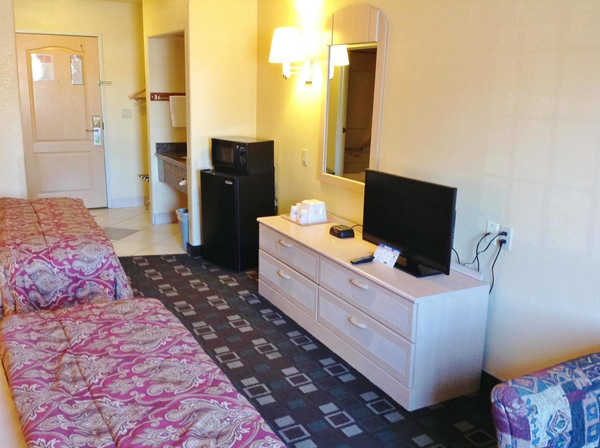 Hotel Baymont By Wyndham Garden Of The Gods Colorado Springs Extérieur photo